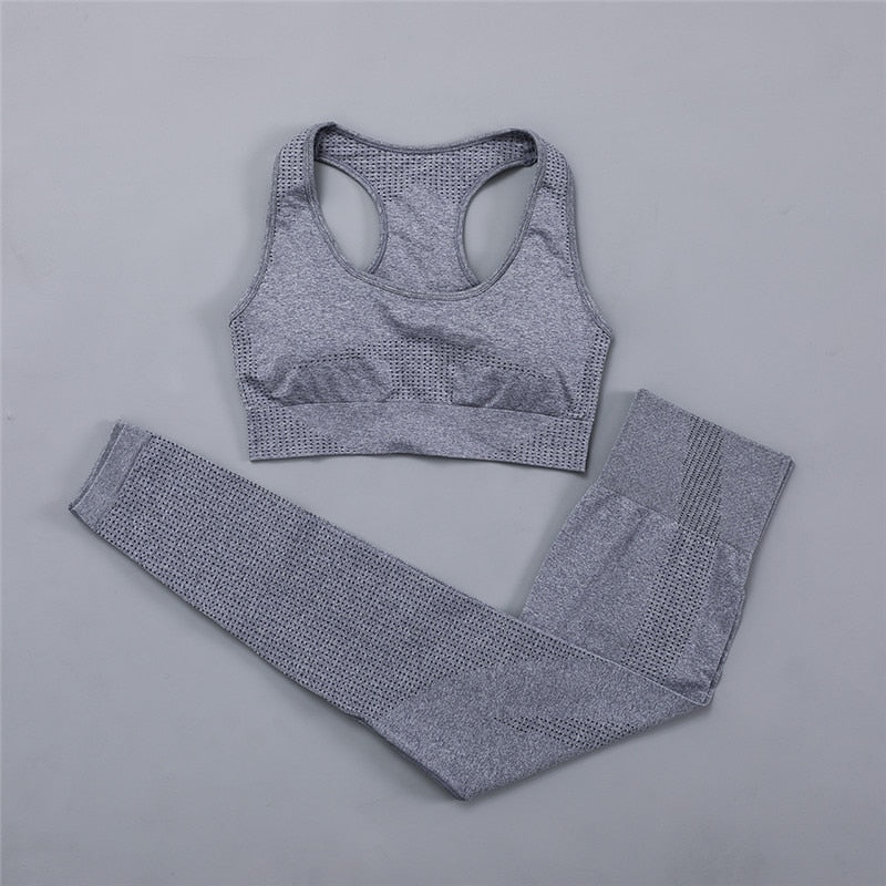 Feel Confident and Comfortable in Our Seamless Yoga Set